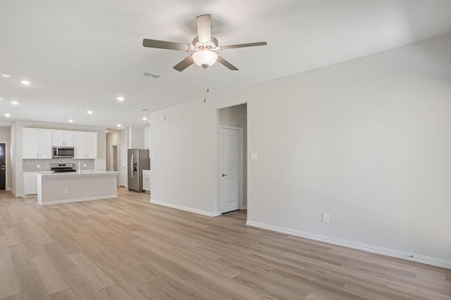 Photo is not of the actual home, but is an inspirational photo of builder’s model home and may depict options, furnishings, and/or decorator features that are not included.