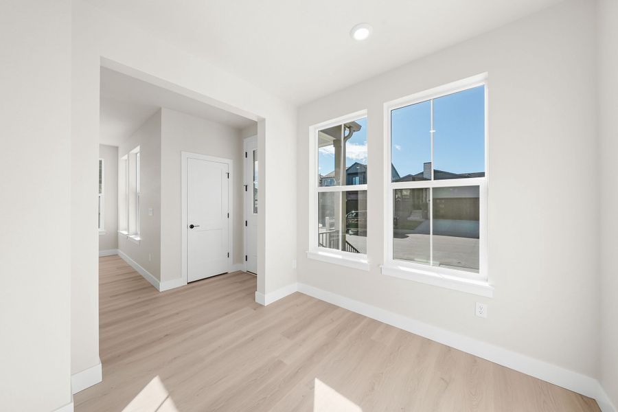 Spacious, unfurnished interior of a new home in Trumark Homes at Sterling Ranch, Littleton (Image 19).
