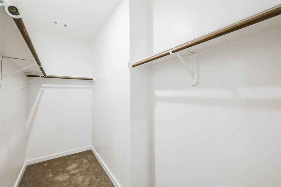 Spacious, unfurnished interior of a new home in , Fresno (Image 19).