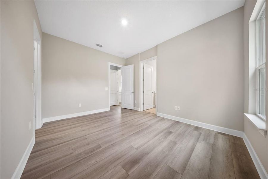 Spacious, unfurnished interior of a new home in Fire Creek, Gotha (Image 58). Spacious, unfurnished interior of a new home in Fire Creek, Gotha (Image 58).