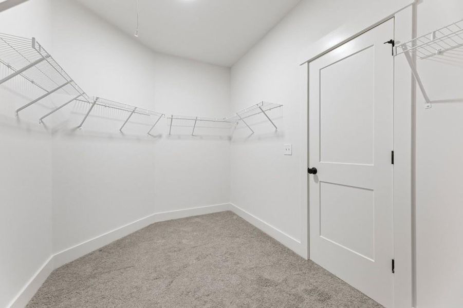 Spacious, unfurnished interior of a new home in Hillshire, Cumming (Image 22).