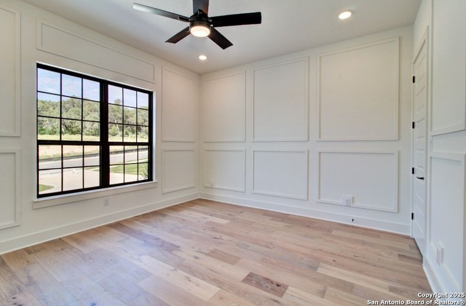Spacious, unfurnished interior of a new home in Verandas at the Rim, San Antonio (Image 40).
