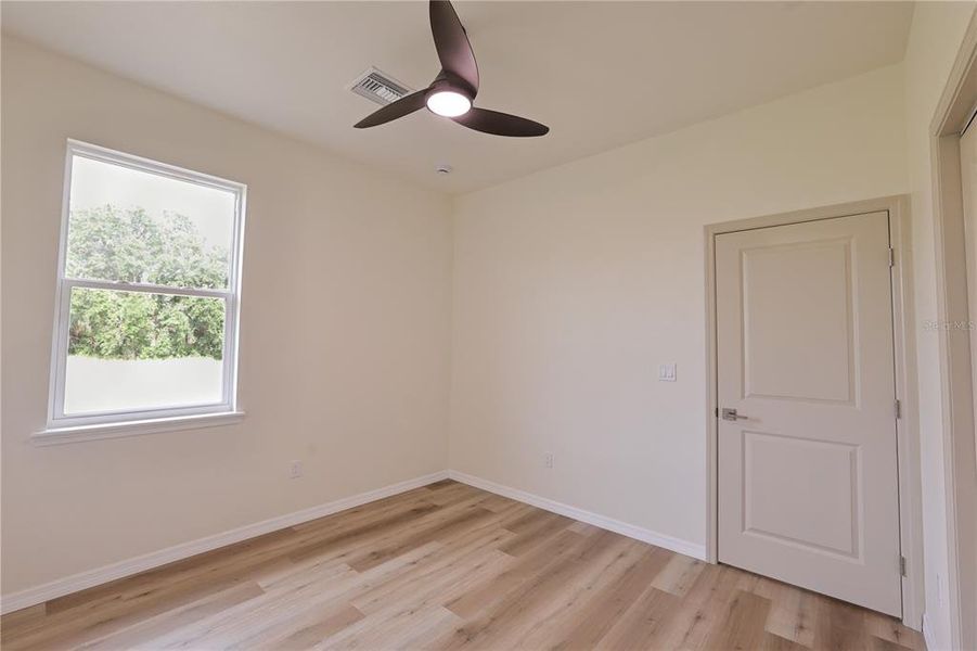 Spacious, unfurnished interior of a new home in , Sebring (Image 29).
