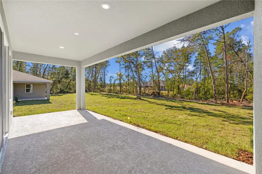 Exterior details and patio area of a home in , Beverly Hills (Image 3).