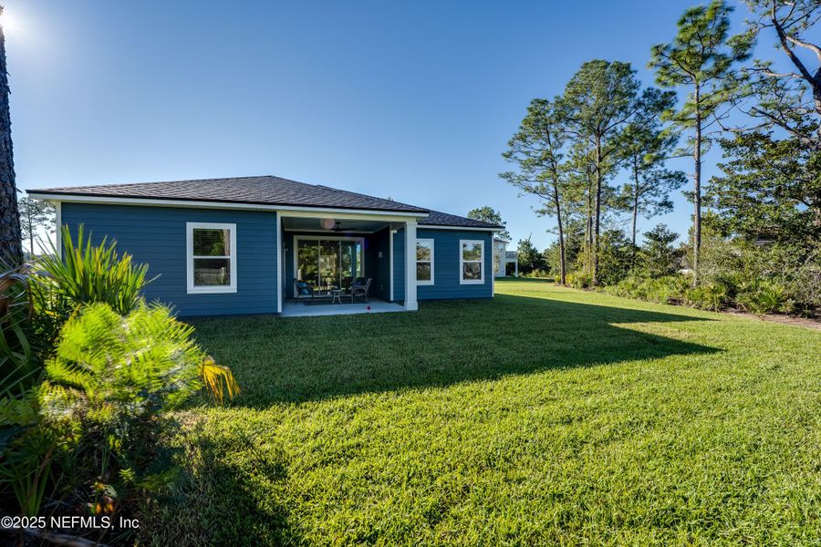 Exterior details and patio area of a home in , Jacksonville (Image 25).