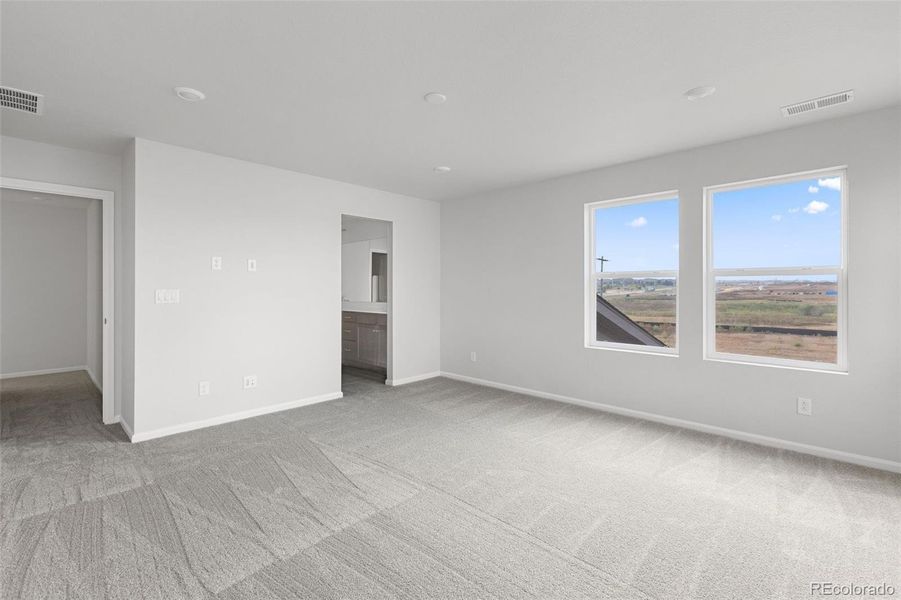 Spacious, unfurnished interior of a new home in , Brighton (Image 14).