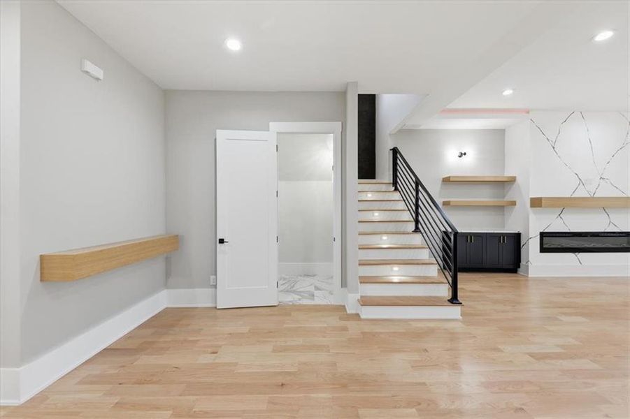 Spacious, unfurnished interior of a new home in , Lawrenceville (Image 27).