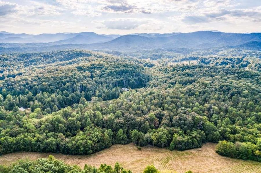 Natural landscape and outdoor views near in Blue Ridge (Image 40). Natural landscape and outdoor views near in Blue Ridge (Image 40).