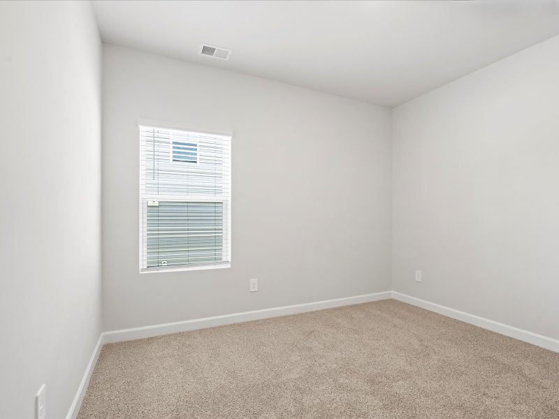 Spacious, unfurnished interior of a new home in Holland Park, Spartanburg (Image 19).