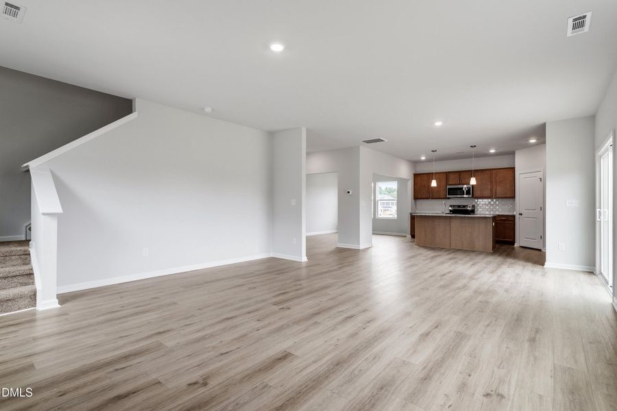 FMWeb05 (1) FMWeb05 (1)