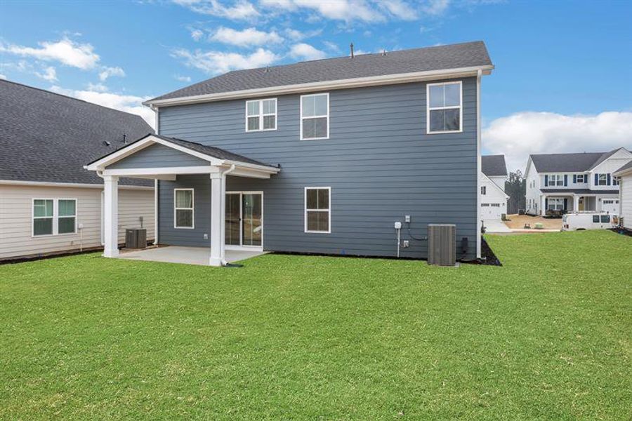 Exterior details and patio area of a home in Crystal Falls, Dawsonville (Image 21).