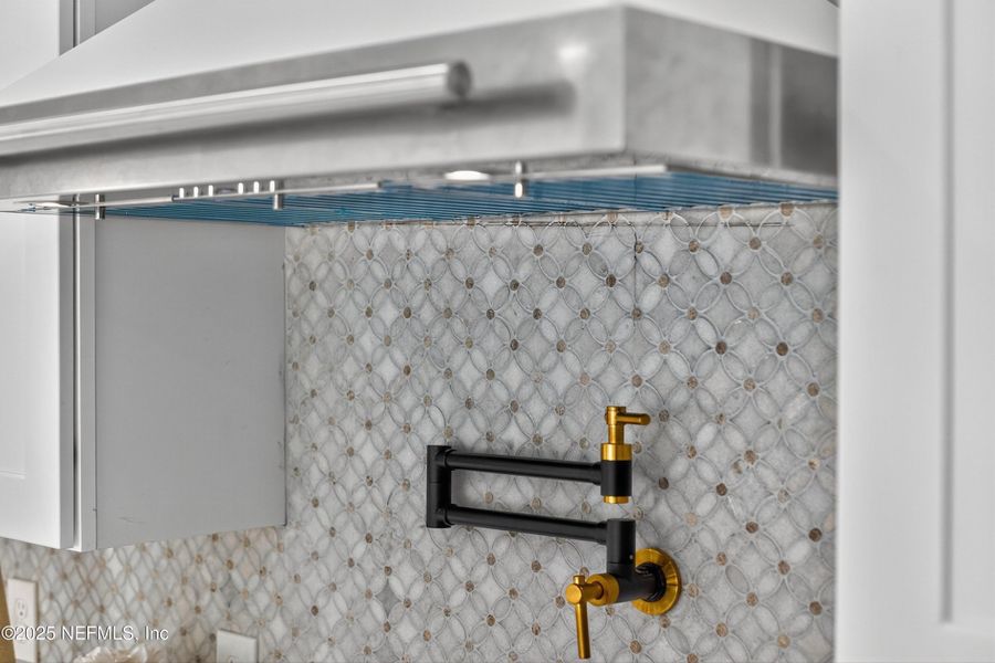 Close-up of interior finishes inside a home in , Jacksonville (Image 19).