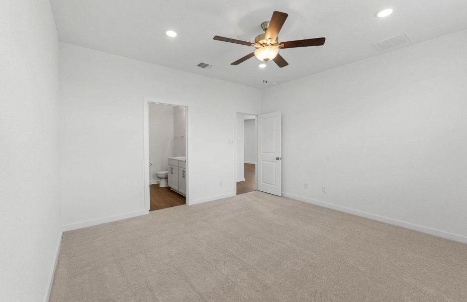 Spacious, unfurnished interior of a new home in Sonterra, Jarrell (Image 18). Spacious, unfurnished interior of a new home in Sonterra, Jarrell (Image 18).