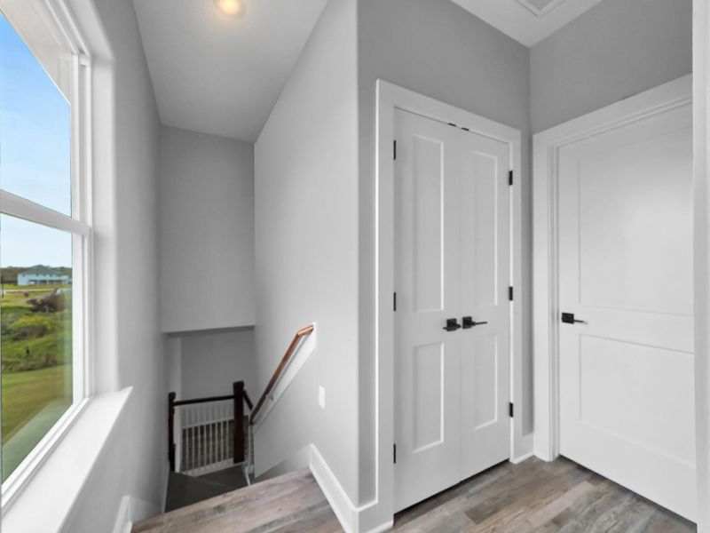 Spacious, unfurnished interior of a new home in , Bolivar (Image 38).