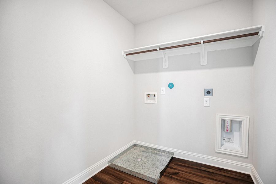 Spacious, unfurnished interior of a new home in Bayou Maison, Dickinson (Image 12). Spacious, unfurnished interior of a new home in Bayou Maison, Dickinson (Image 12).