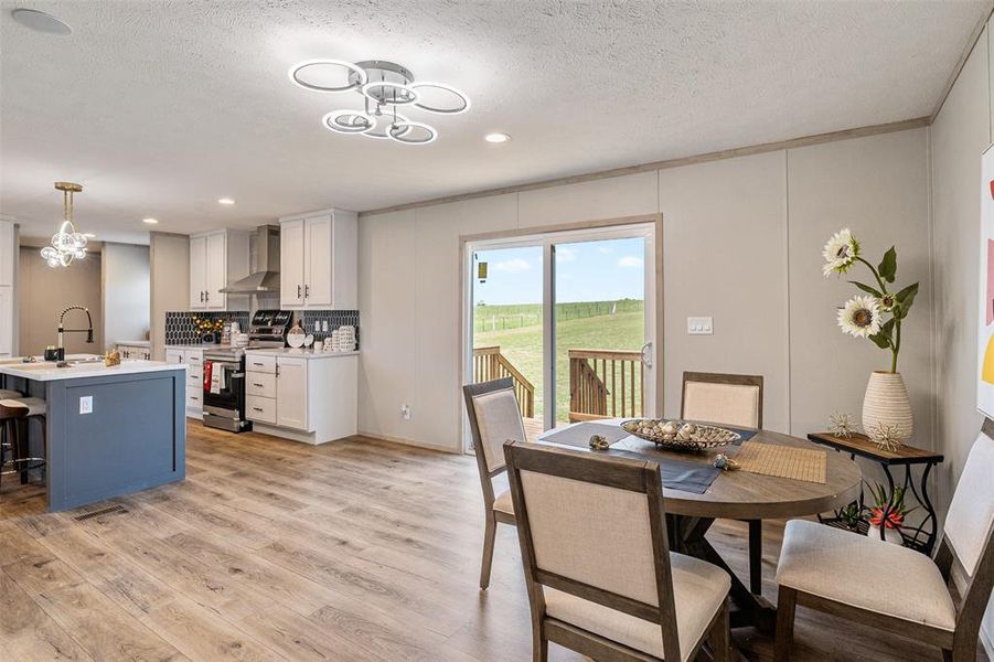 Furnished interior view inside a new home in , Corsicana (Image 29).