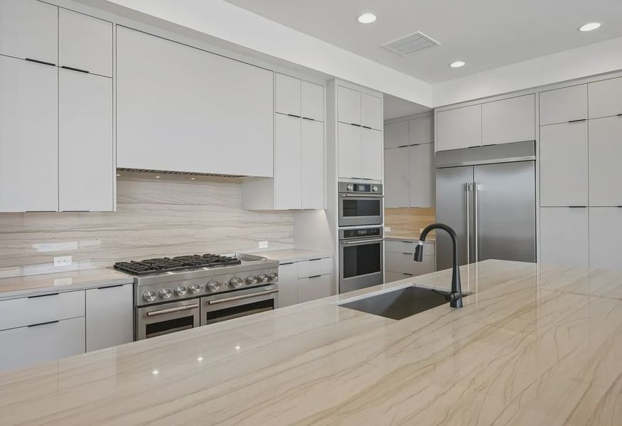 Kitchen - 9 of 19