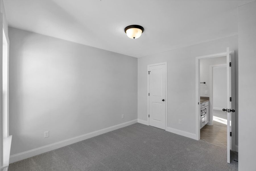 Spacious, unfurnished interior of a new home in Wildcat Chase, Summerville (Image 21).