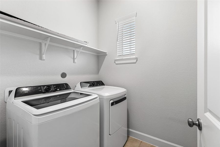 Close-up of interior finishes inside a home in , Humble (Image 19).