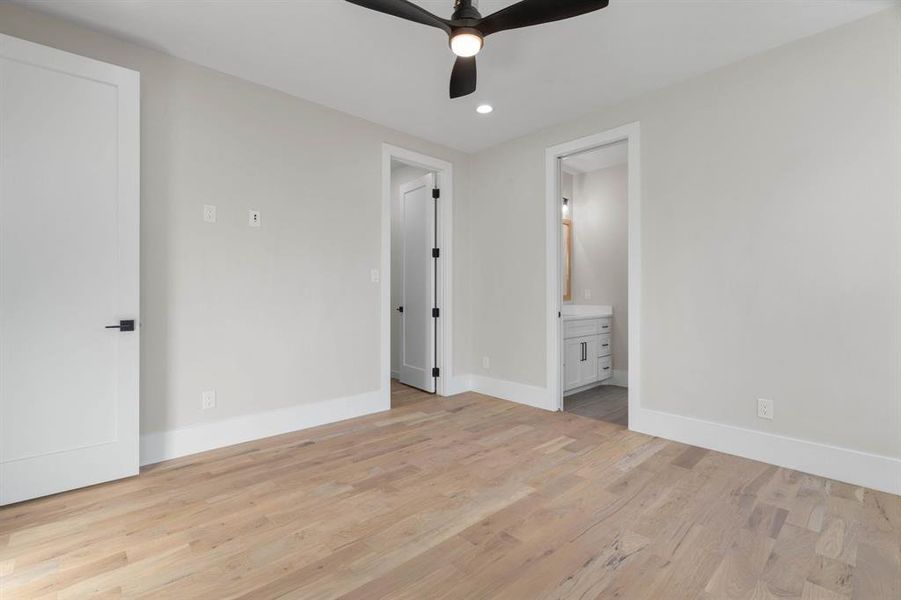 Spacious, unfurnished interior of a new home in , Weatherford (Image 29).