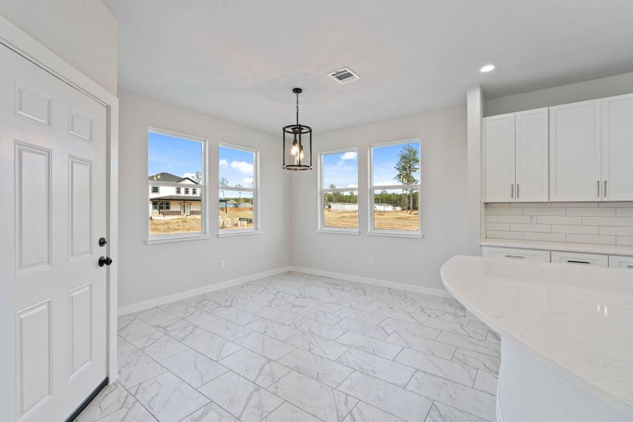 Spacious, unfurnished interior of a new home in , Conroe (Image 33).
