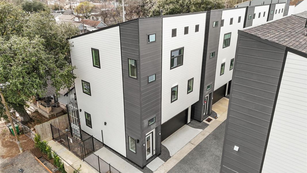 This new Construction Beckett floor plan situated in the gated community by Trade Wind Homes, sits on a corner lot within minutes of I-69 and I-10. Just off Navigation Blvd and a block away from The Original Ninfa’s Mexican Restaurant, this home has open living areas, modern finishes and a luxurious primary suite. This new Construction Beckett floor plan situated in the gated community by Trade Wind Homes, sits on a corner lot within minutes of I-69 and I-10. Just off Navigation Blvd and a block away from The Original Ninfa’s Mexican Restaurant, this home has open living areas, modern finishes and a luxurious primary suite.