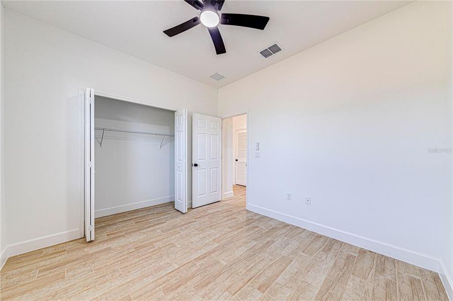 Spacious, unfurnished interior of a new home in , Ocklawaha (Image 23).