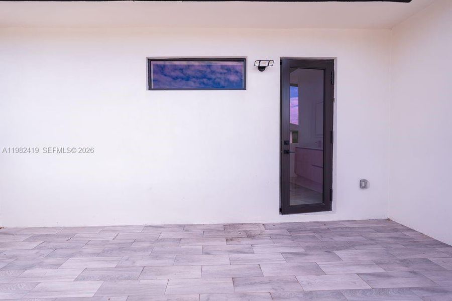 Exterior details and patio area of a home in , Miami (Image 28).
