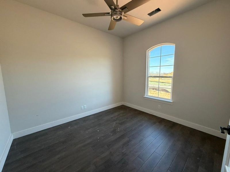 Spacious, unfurnished interior of a new home in Eagle Ridge Estates, Weatherford (Image 6).