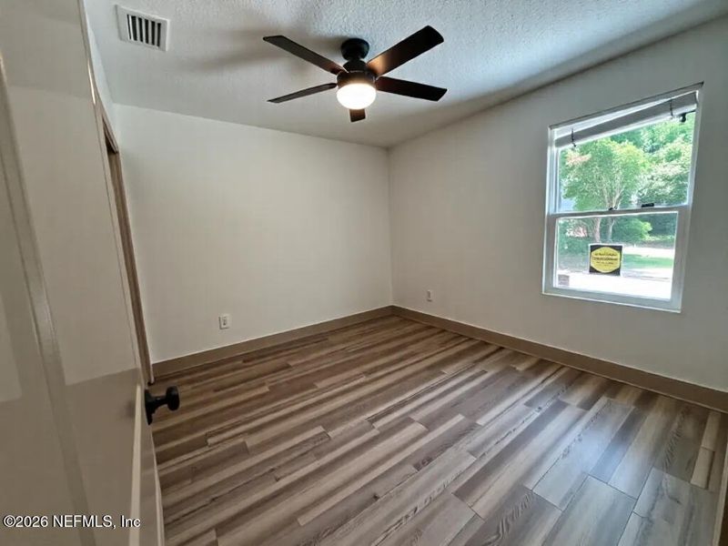 Spacious, unfurnished interior of a new home in , Jacksonville (Image 11).
