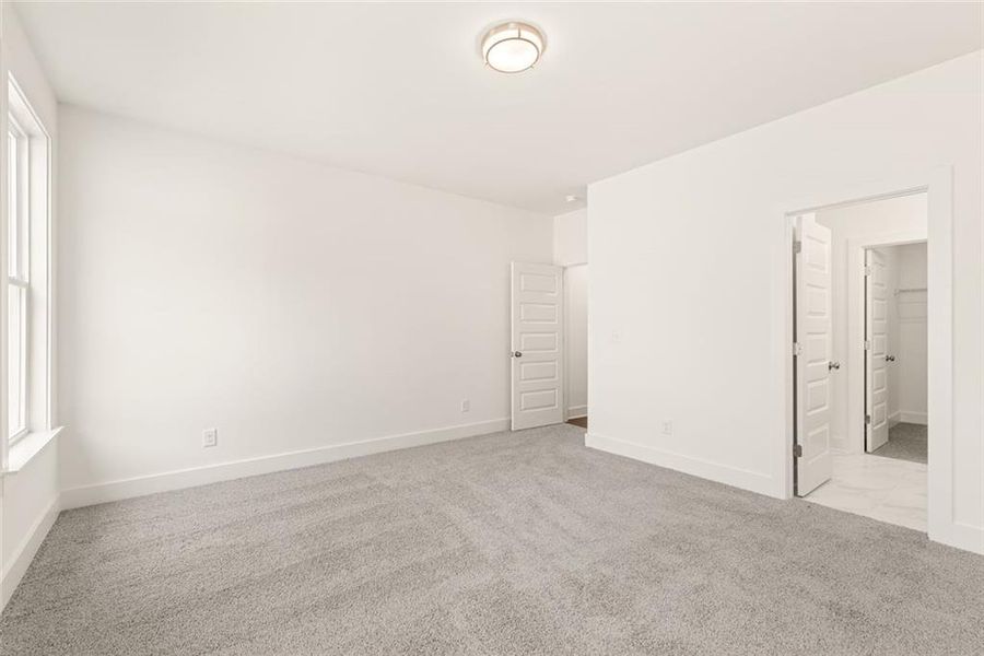 Spacious, unfurnished interior of a new home in , Gainesville (Image 24).