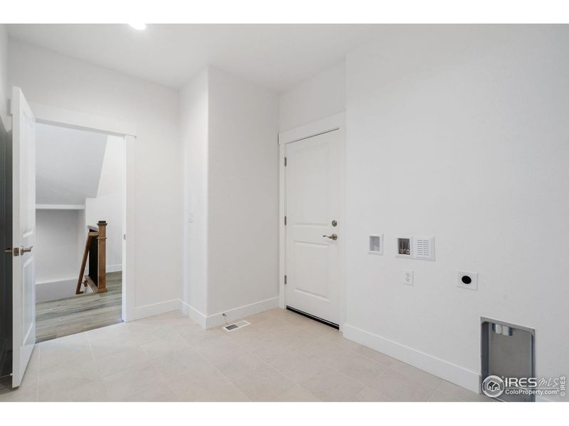 Spacious, unfurnished interior of a new home in Prairie Song, Windsor (Image 37).