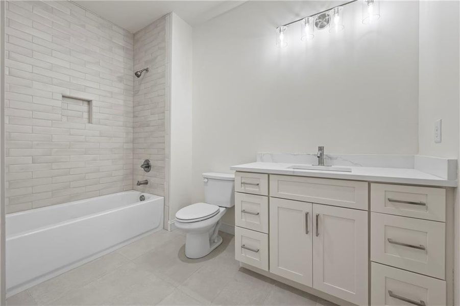 Furnished interior view inside a new home in , Gainesville (Image 34).