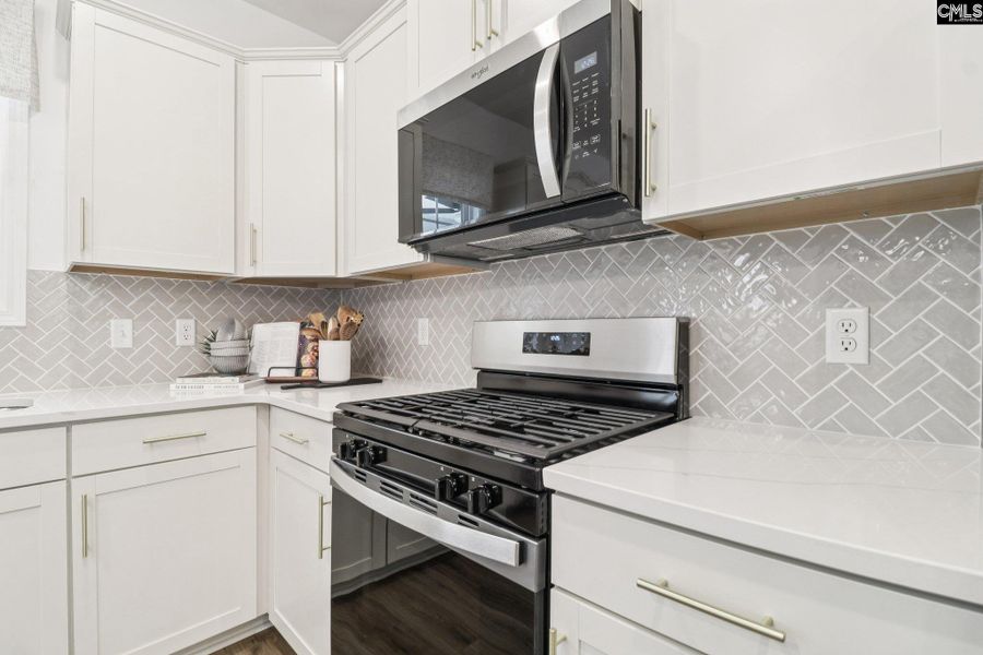 Colors and options may be different in ACTUAL house.