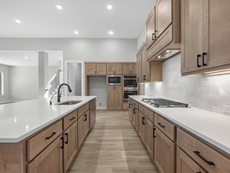 Furnished interior view inside a new home in Cross Creek Ranch 60′, Fulshear (Image 45).