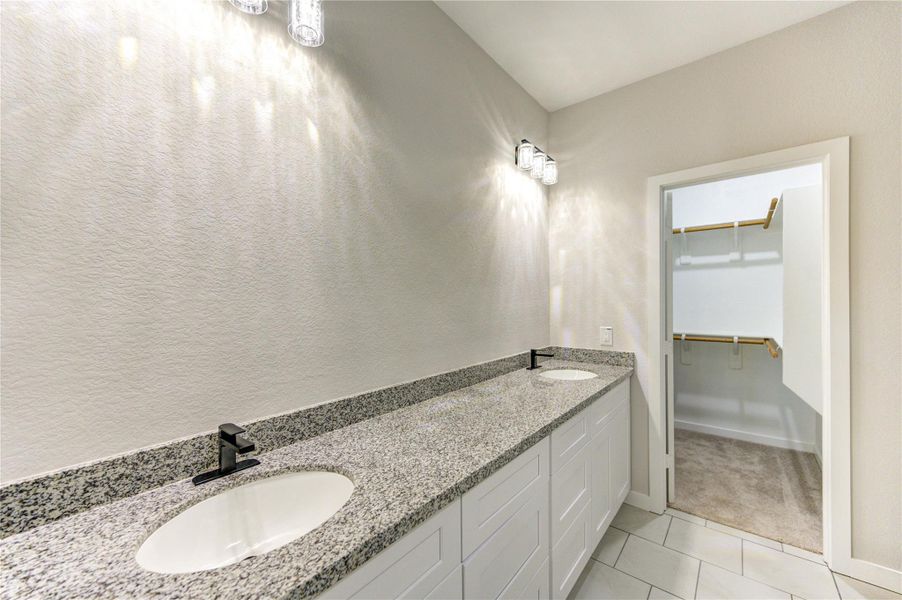 Image 40 of a home in .