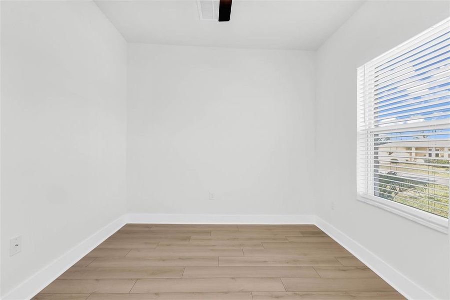 Spacious, unfurnished interior of a new home in , Placida (Image 34).
