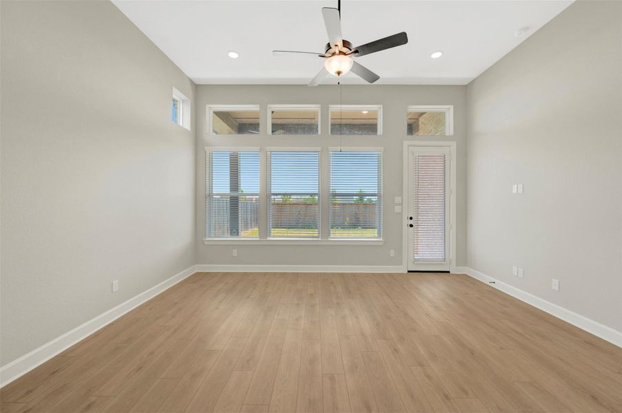 Spacious, unfurnished interior of a new home in Harvest Green - Reserve Collection, Richmond (Image 21).