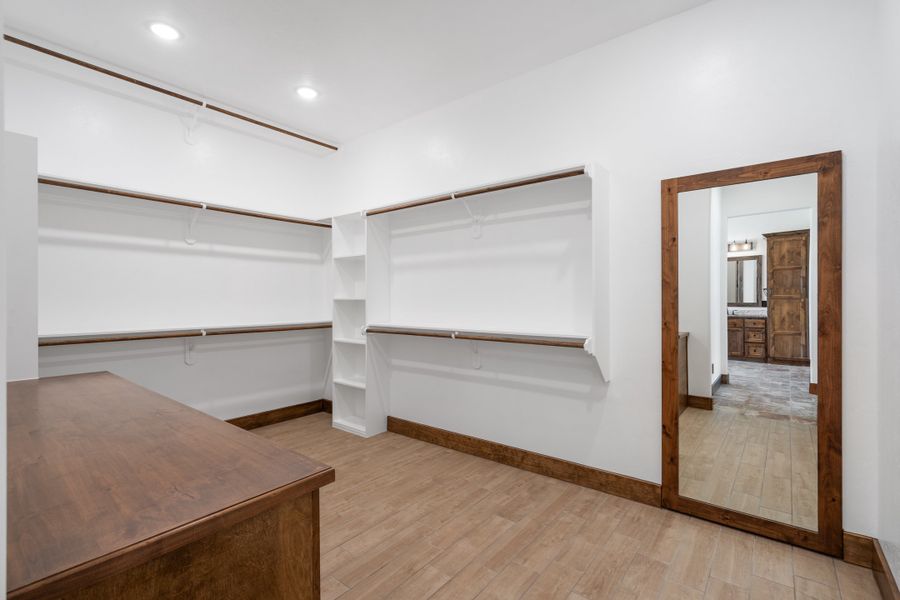 Spacious, unfurnished interior of a new home in Santana Ridge, Weatherford (Image 17).