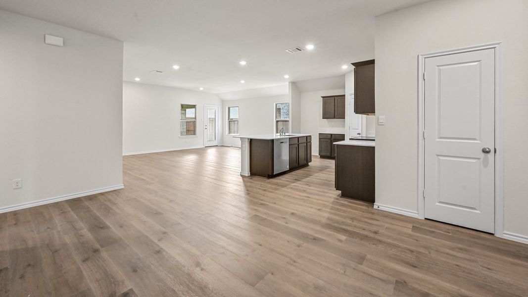 Spacious, unfurnished interior of a new home in The Reserve at Timber Creek, Lindale (Image 14). Spacious, unfurnished interior of a new home in The Reserve at Timber Creek, Lindale (Image 14).