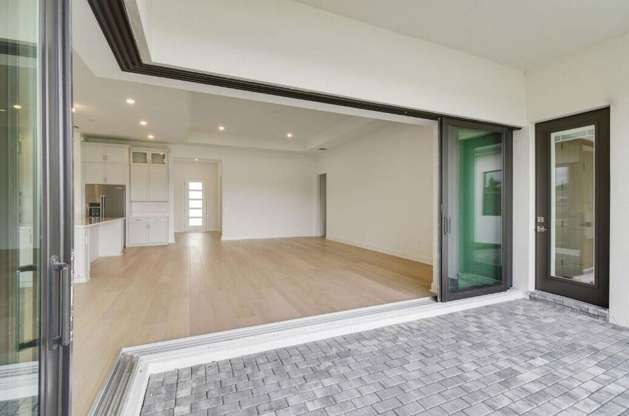 Spacious, unfurnished interior of a new home in Greyhawk Landing, Lake Worth (Image 21).