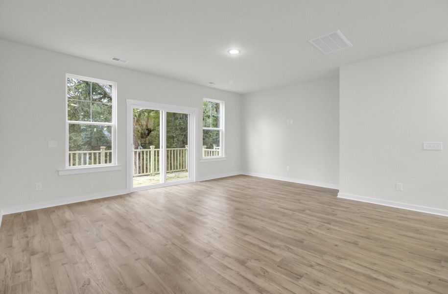 Spacious, unfurnished interior of a new home in Indigo Grove Townhomes, Johns Island (Image 19).