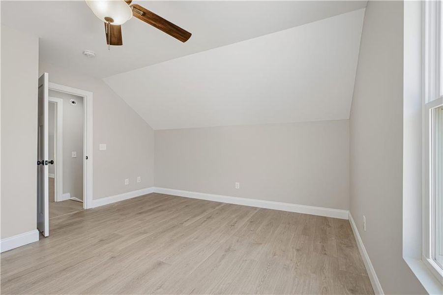 Spacious, unfurnished interior of a new home in , Dahlonega (Image 34).