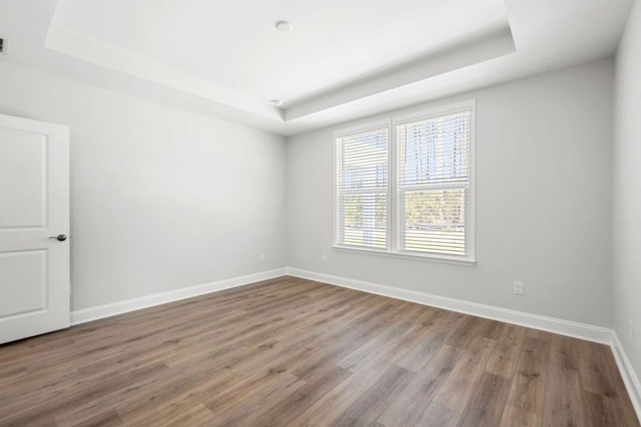 Spacious, unfurnished interior of a new home in Del Webb Savannah at Heartwood, Richmond Hill (Image 18).