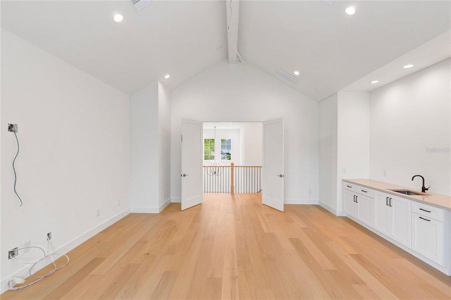 Spacious, unfurnished interior of a new home in , Tampa (Image 45). Spacious, unfurnished interior of a new home in , Tampa (Image 45).