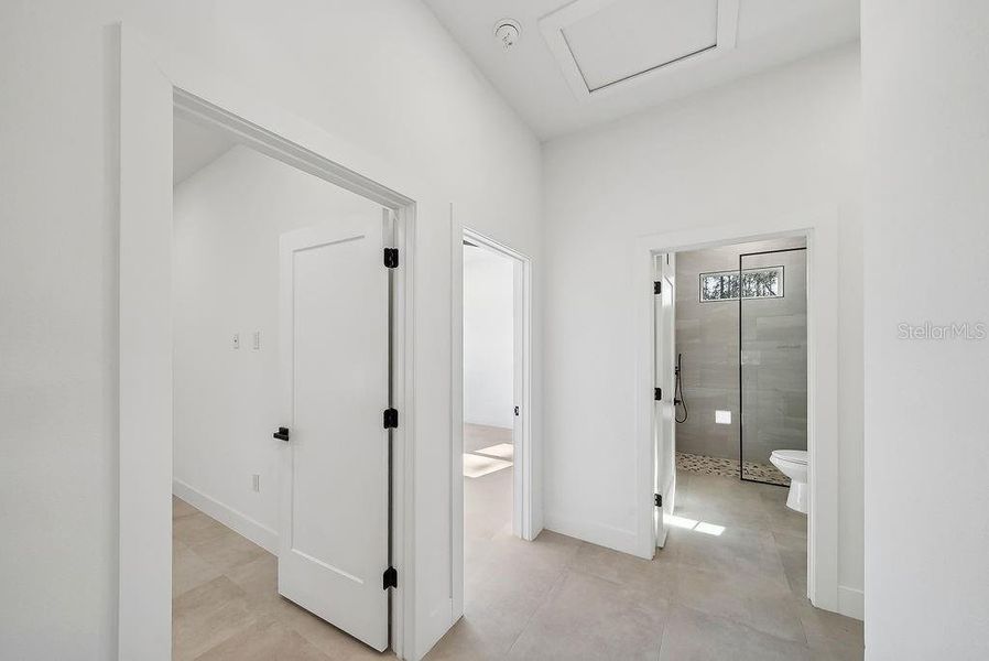 Spacious, unfurnished interior of a new home in , Ocala (Image 22).