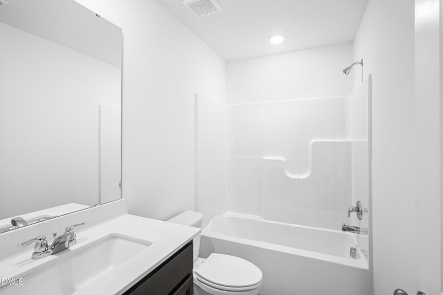 SUN_Stoneriver_Pic_Colton_Bath3_1of1