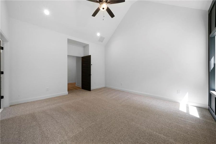 Spacious, unfurnished interior of a new home in , Dallas (Image 12).