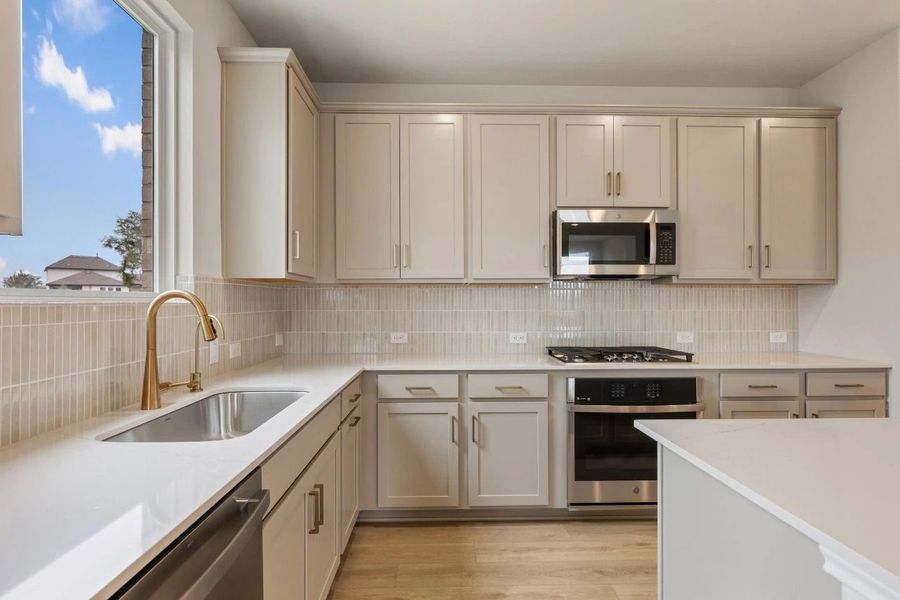 Furnished interior view inside a new home in Berry Creek Highlands, Georgetown (Image 10).