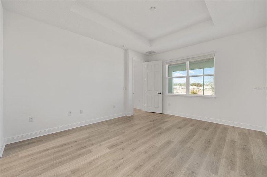 Spacious, unfurnished interior of a new home in , Ocala (Image 33).